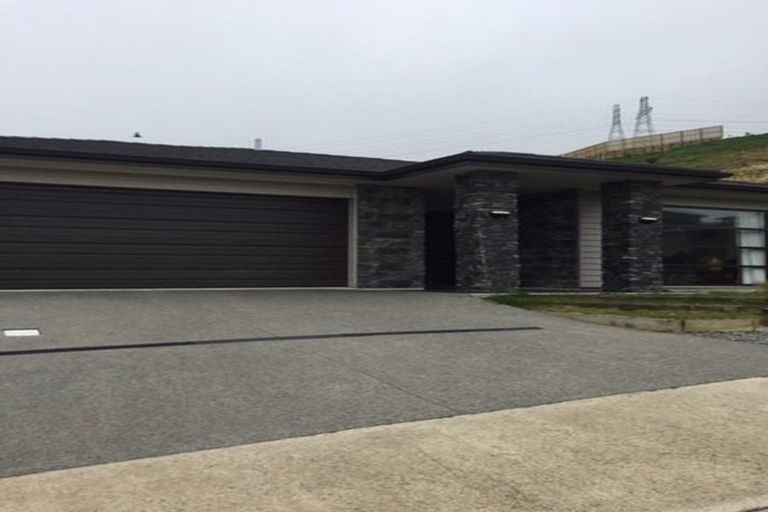 Photo of property in 11 Bickerton Rise, Churton Park, Wellington, 6037