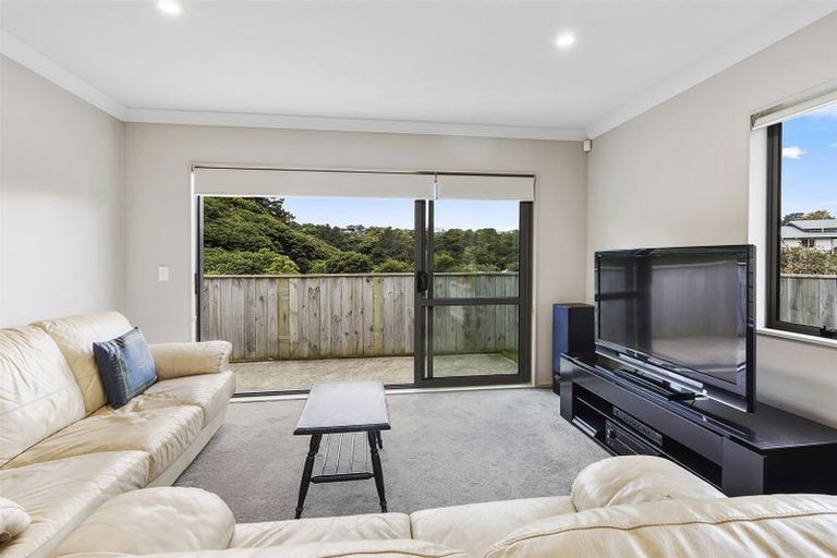 Photo of property in 18 Moonsail Drive, Whitby, Porirua, 5024