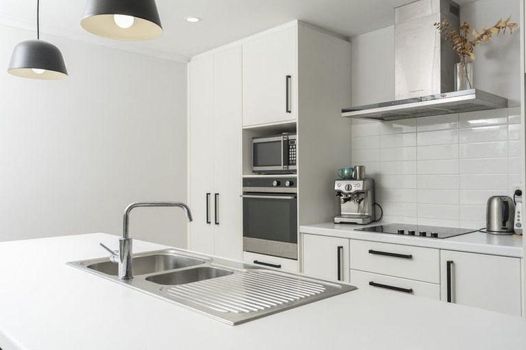 Photo of property in 33 Ngapuke Lane, Parua Bay, Onerahi, 0192