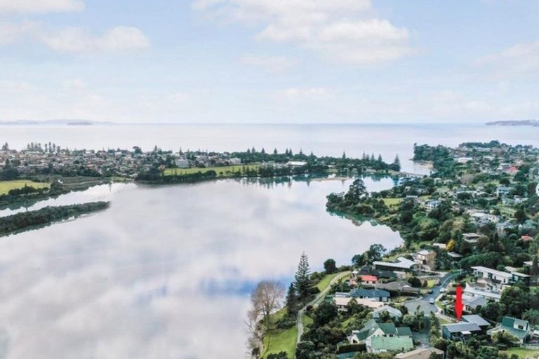 Photo of property in 34 Maori Hut Road, Red Beach, 0932