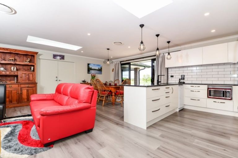 Photo of property in 18 Smith Road, Horsham Downs, Hamilton, 3281