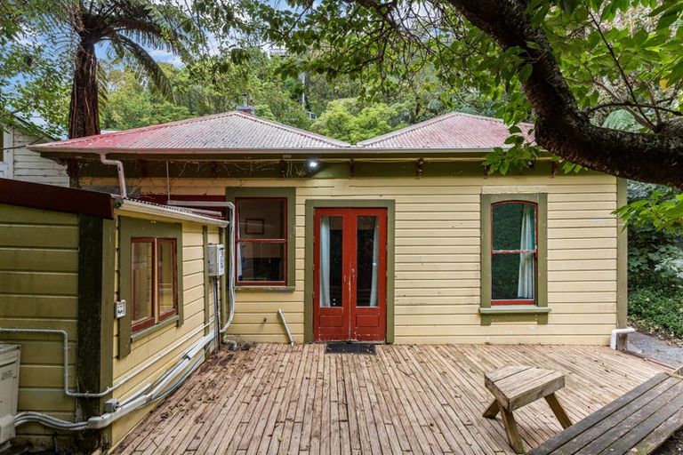 Photo of property in 44 Devon Street, Aro Valley, Wellington, 6021