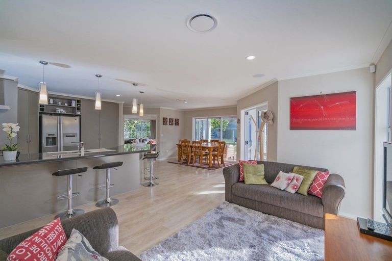 Photo of property in 6 Pa Road, Hahei, Whitianga, 3591