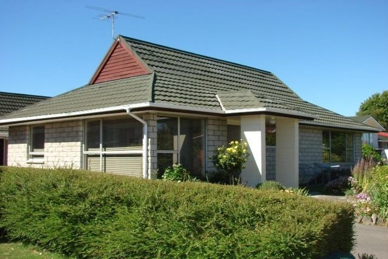 Photo of property in 2/10 Urella Place, Spreydon, Christchurch, 8024