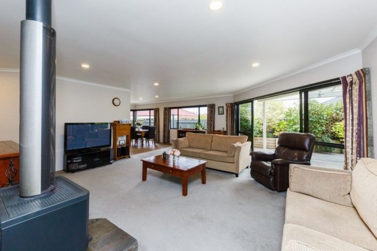 Photo of property in 37 Jefferson Crescent, Milson, Palmerston North, 4414