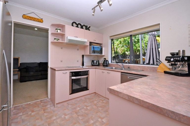 Photo of property in 6 Lothian Brae, Wattle Downs, Auckland, 2103