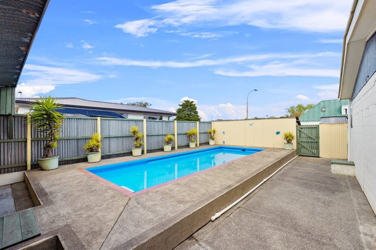Photo of property in 264 Mairehau Road, Burwood, Christchurch, 8083
