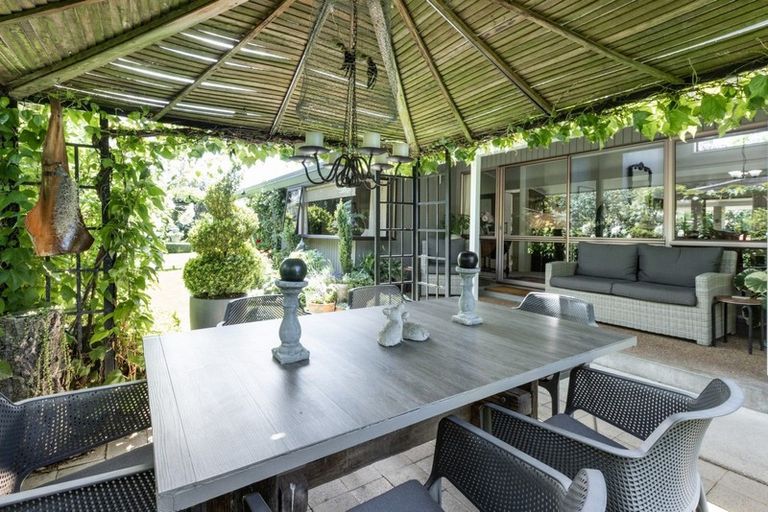 Photo of property in 72 Puketapu Road, Taradale, Napier, 4112