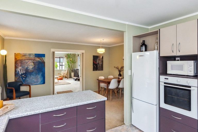 Photo of property in 38 Kapanui Road, Waikanae, 5036