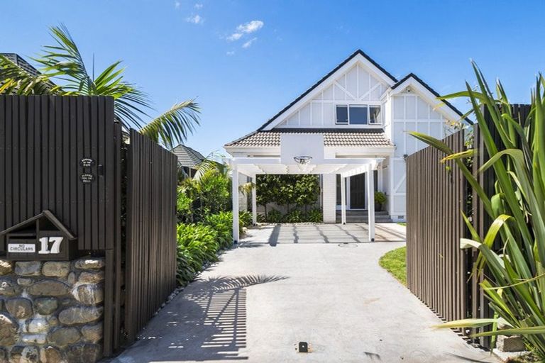 Photo of property in 17 Phoenix Avenue, Hokowhitu, Palmerston North, 4410