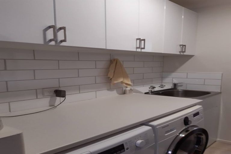 Photo of property in 33 Whakatomo Place, Havelock North, 4130