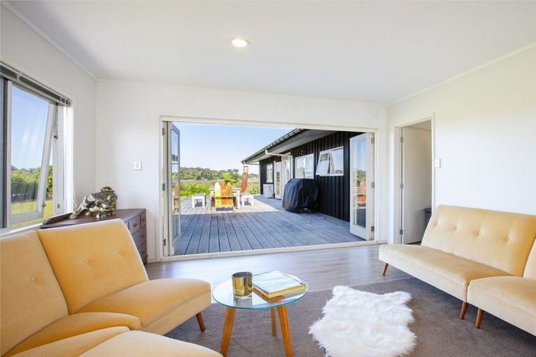 Photo of property in 70 Molesworth Drive, Mangawhai, 0505