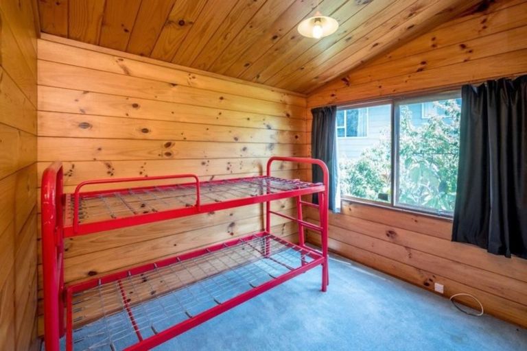 Photo of property in 30 Field Way, Waikanae Beach, Waikanae, 5036