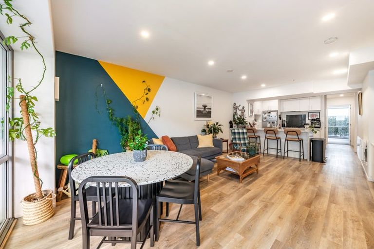 Photo of property in Sol Apartments, 2/37 Jessie Street, Te Aro, Wellington, 6011