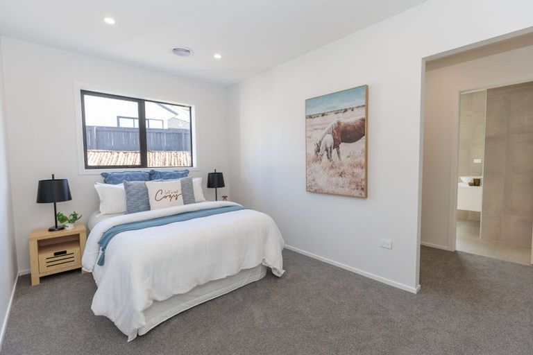 Photo of property in 24 Prestbury Grove, Churton Park, Wellington, 6037