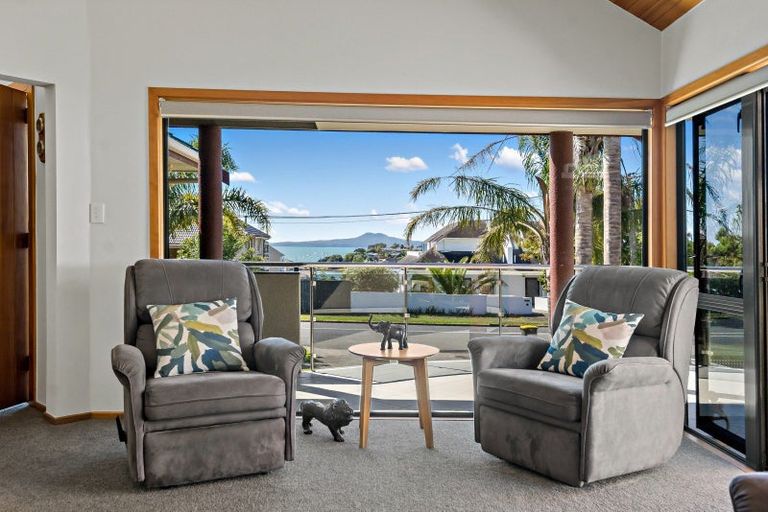 Photo of property in 4 Takutai Avenue, Bucklands Beach, Auckland, 2012