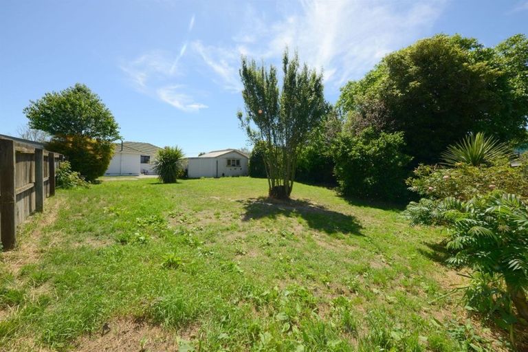 Photo of property in 10 Larch Place, Casebrook, Christchurch, 8051