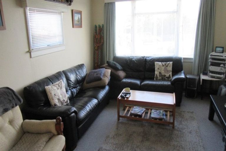 Photo of property in 1 Cameron Street, Waimate, 7924