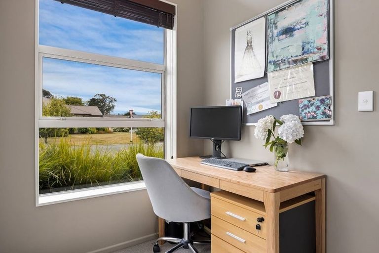 Photo of property in 12 Siding Lane, Prebbleton, 7604