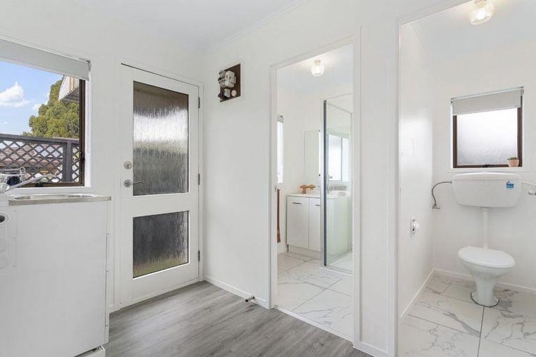 Photo of property in 2/36 Trentham Road, Papakura, 2110