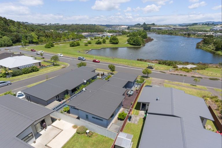 Photo of property in 21 Lakeview Quay, Pyes Pa, Tauranga, 3112