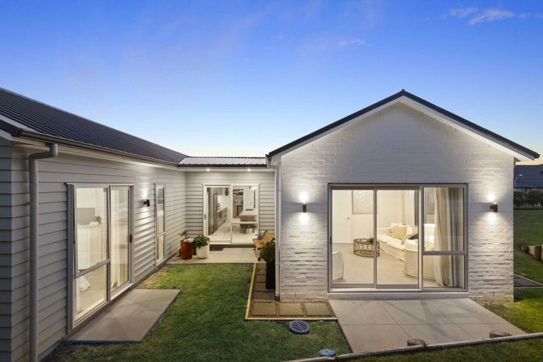 Photo of property in 37 Motukaraka Drive, Beachlands, Auckland, 2018