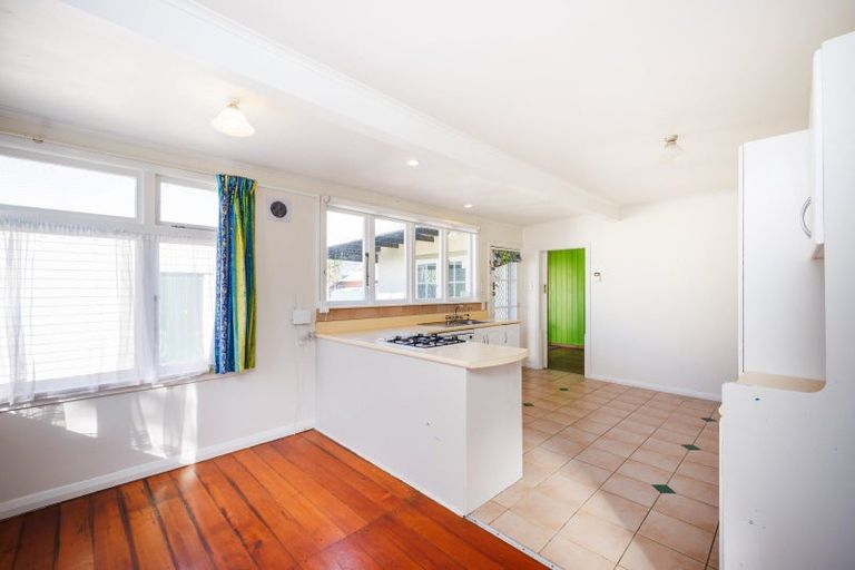 Photo of property in 228 Tremaine Avenue, Highbury, Palmerston North, 4412