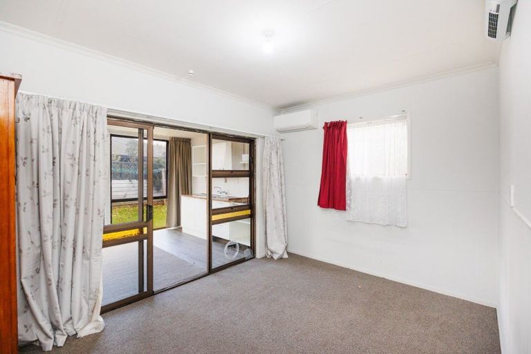 Photo of property in 25 Haast Place, Awapuni, Palmerston North, 4412