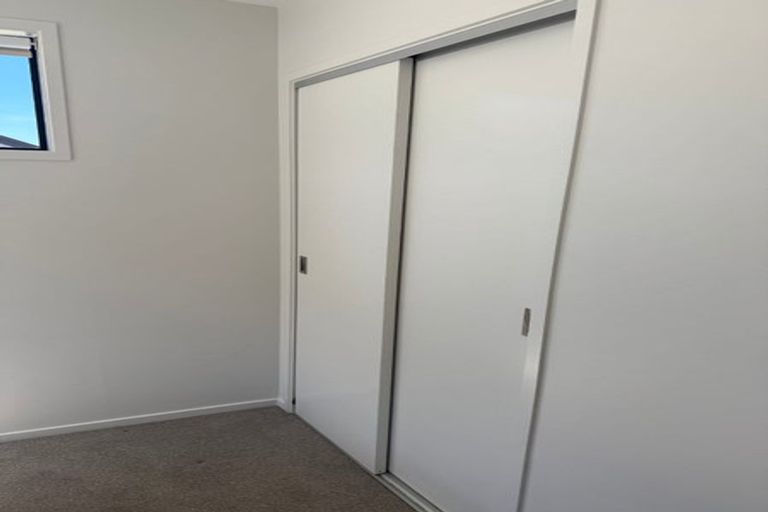 Photo of property in 2 Shelduck Road, Jacks Point, 9371