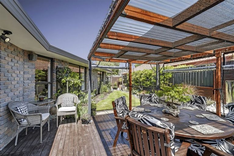 Photo of property in 31 Karnak Crescent, Russley, Christchurch, 8042