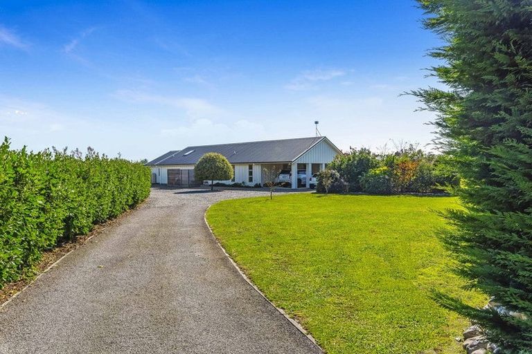 Photo of property in 1037 State Highway 1, Te Horo, Otaki, 5581
