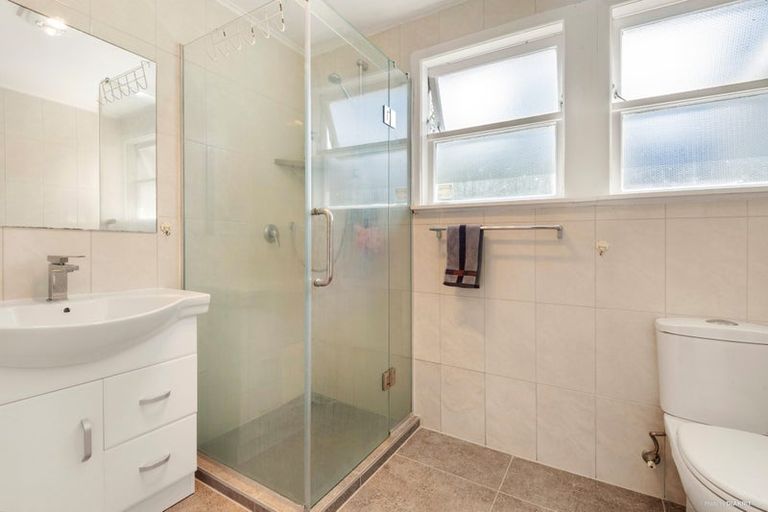 Photo of property in 31 Tomo Street, New Lynn, Auckland, 0600