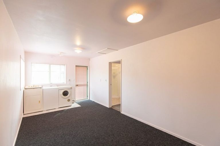 Photo of property in 1/30 Uxbridge Road, Mellons Bay, Auckland, 2014