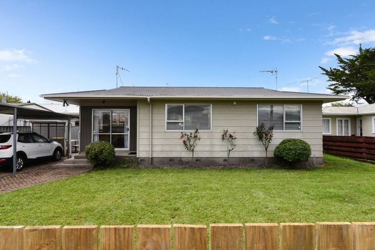 Photo of property in 1 Poaka Avenue, Dinsdale, Hamilton, 3204