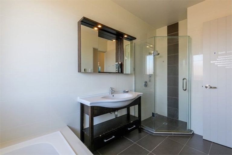 Photo of property in 31 Cricklade Terrace, Windsor Park, Auckland, 0632