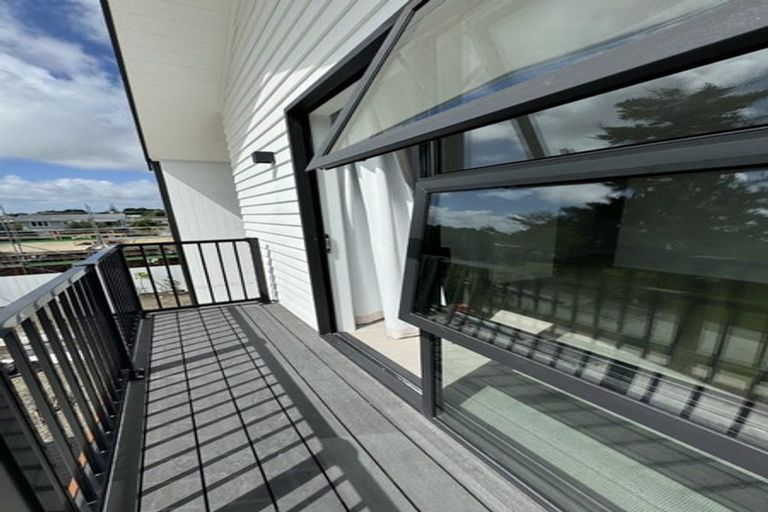 Photo of property in 26f Brennan Avenue, Te Atatu Peninsula, Auckland, 0610