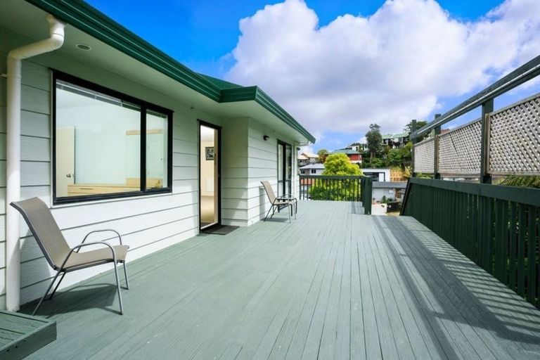 Photo of property in 2/19 Sapphire Place, Bayview, Auckland, 0629