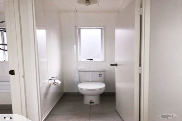 Photo of property in 11 Kearney Place, Massey, Auckland, 0614