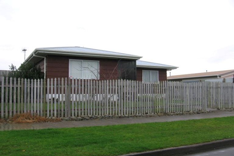 Photo of property in 4 Dahlstrom Grove, Kelvin Grove, Palmerston North, 4414