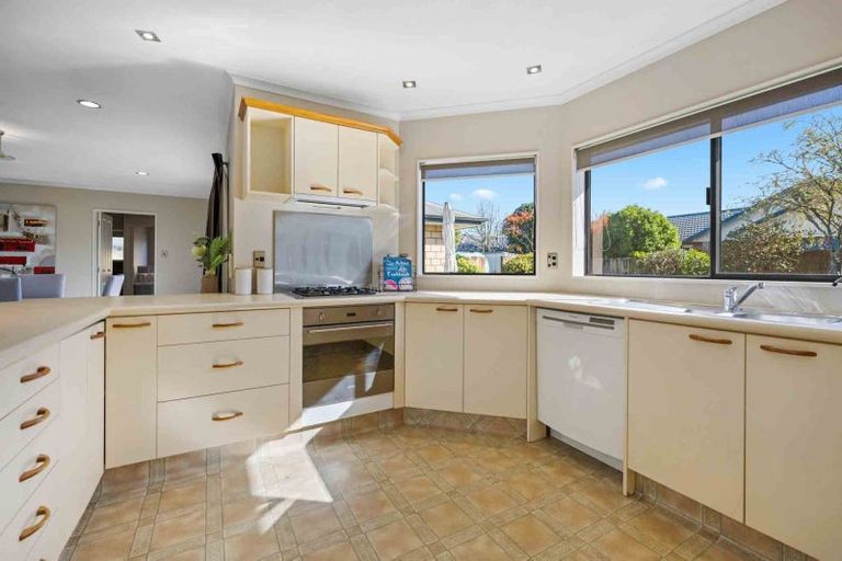 Photo of property in 6 Magellan Rise, Flagstaff, Hamilton, 3210