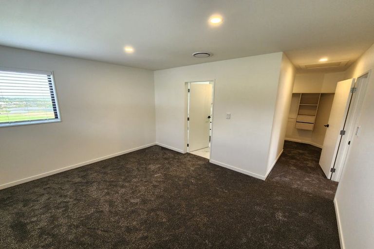 Photo of property in 32 Jabal Crescent, Totara Park, Auckland, 2105