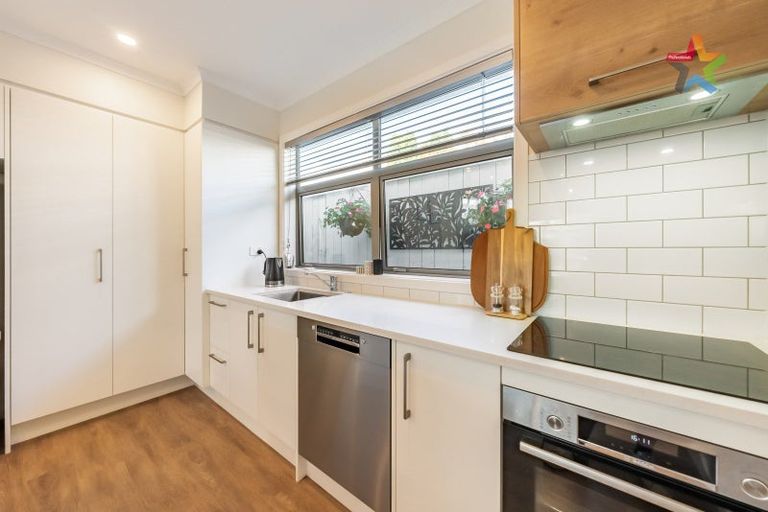 Photo of property in 5 Tarata Lane, Avalon, Lower Hutt, 5011