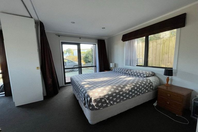 Photo of property in 19a Crystal Avenue, Glendene, Auckland, 0602