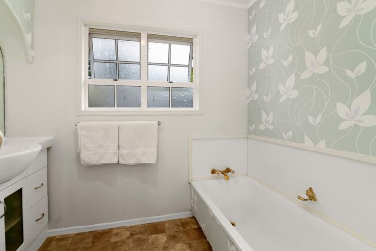 Photo of property in 323 Malfroy Road, Pomare, Rotorua, 3015