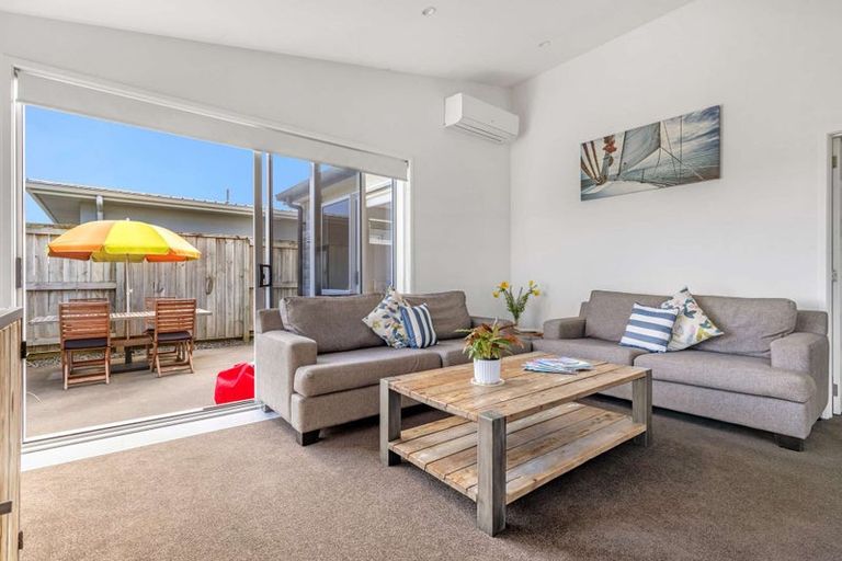 Photo of property in 12 Franks Way, Papamoa Beach, Papamoa, 3118