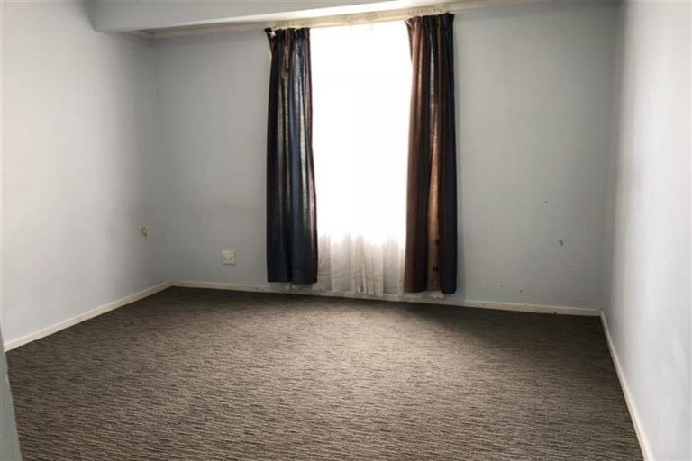 Photo of property in 61 Harrington Road, Henderson, Auckland, 0610