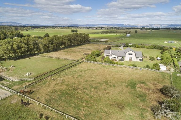 Photo of property in 72 Aranui Road, Kairanga, Palmerston North, 4475