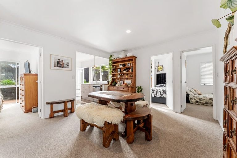 Photo of property in 2/4 Kenneth Hopper Place, Manly, Whangaparaoa, 0930