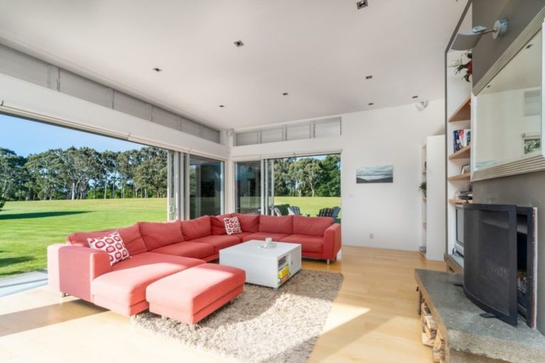 Photo of property in 101 Oxford Street, Martinborough, 5711