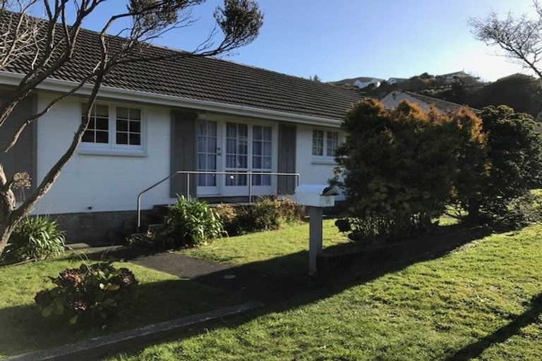 Photo of property in 1a Thurleigh Grove, Karori, Wellington, 6012